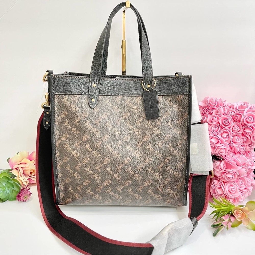NEW COACH Field Tote With Horse And Carriage Print in Brass/Truffle Black